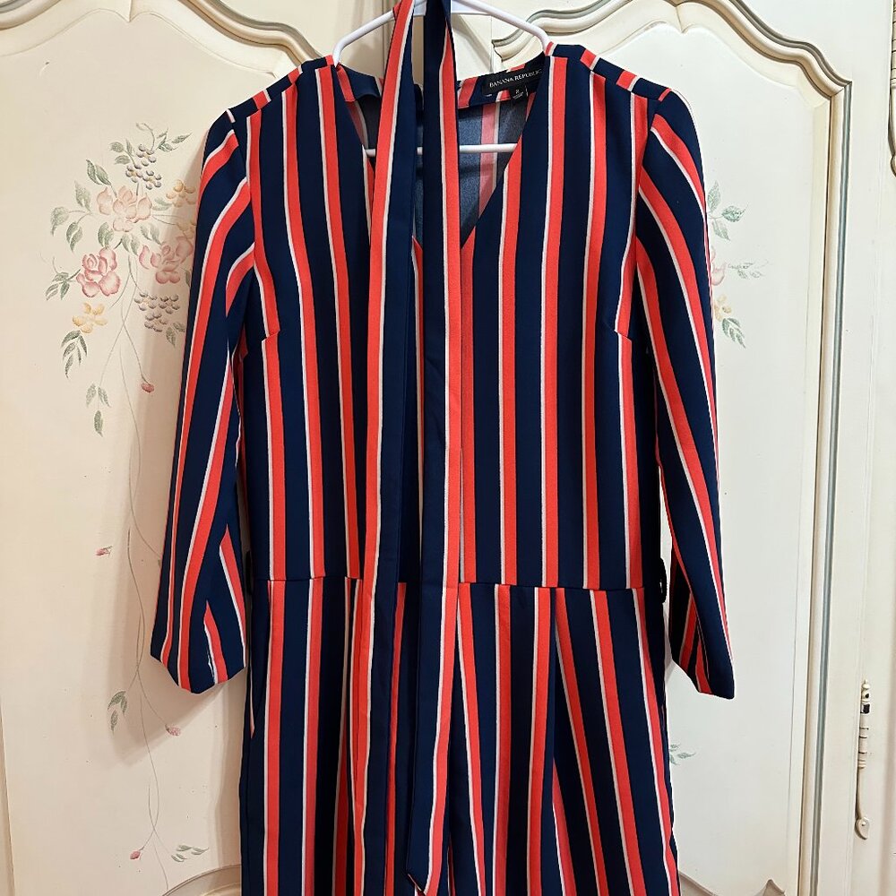 Banana Republic V-Neck & 3/4 Sleeve Romper